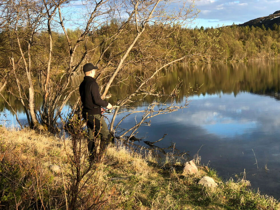 Her kan det fiskes etter innlandsfisk, og det er ennå mange arter det kan høstes av i Tanavassdraget.
 Foto: Illustrasjon/Stein Torger Svala