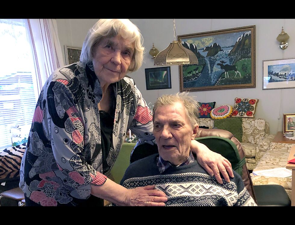 Anne Marie (86) og Per Johnsen (88) har delt 61 år av livene sine. Men etter at Per ble syk, har Anne Marie begynt å kjenne på at hun er sliten av å være pleier døgnet rundt. Men tilstrekkelig hjelp og avlastning er ikke i sikte.
 Foto: Stein Torger Svala