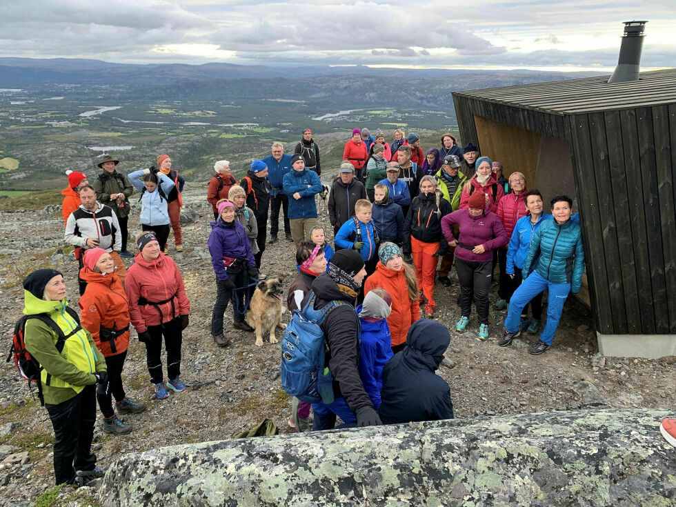 I Alta satses det stort, med en egen fri­lufts­fes­ti­val i måneds­skif­tet august-sep­tem­ber. Her er fra tur til dags­tur­hytta på Nordtop­pen, som har utsikt over mes­te­part­en av nordlysbyen.
 Foto: Finnmark friluftsråd