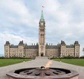 Parlamentet i Canada har  implementert FNs erklæring om urfolks rettigheter i canadisk lov, som det første landet i verden. Lovforslaget passerte Underhuset, Senatet og fikk royal godkjenning Foto: Canada.ca/Jonathon Harrington