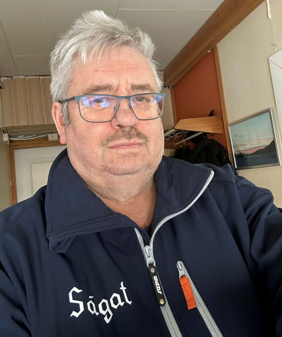 Hallgeir Henriksen har de siste ti år vært Ságats distriktsleder i Sør-Varanger. Nå har han blitt pensjonist, men vil fortsatt levere stoff til Ságat som frilansjournalist.
 Foto: Privat