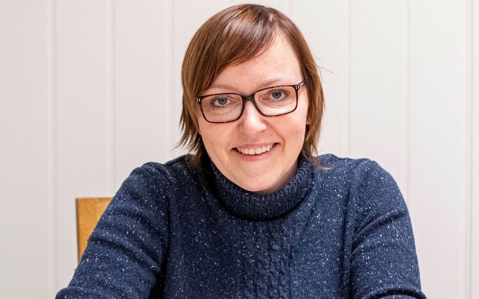 Journalist og forfatter Lill-Karin Elvestad forteller om fangstkvinnen Ada Solvang.
 Foto: Birger Bjørkan