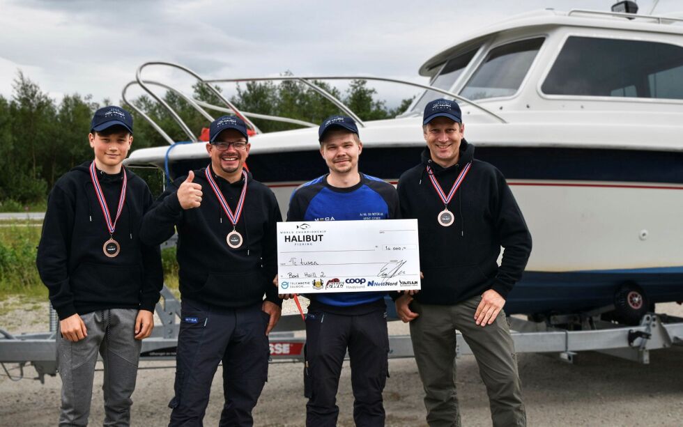 Jonah Johannessen, Ailo Johnsen, Kent Rune Otnæs og Jim Rune Fosshaug kapret pallplass i verdensmesterskapet i kveitefiske.
 Foto: Sara Olaussen Stensvold