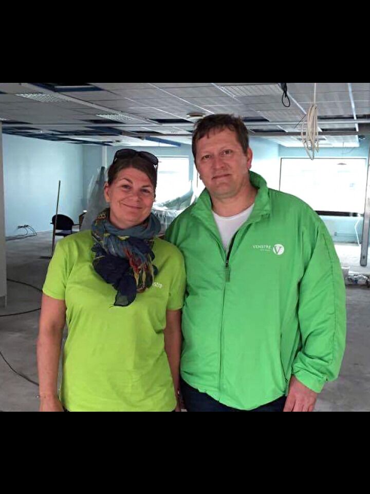 Stortingskandidat Trine Noodt (til venstre) og fiskeripolitisk talsmann Tor Mikkola i Finnmark Venstre vil beholde krabbefisket slik at kun fiskere fra Øst-Finnmark får tilgang.
 Foto: Privat