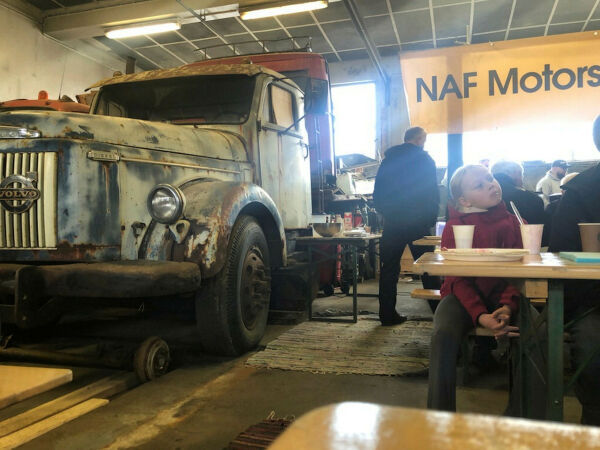 Veteranbiltreff i gråvær