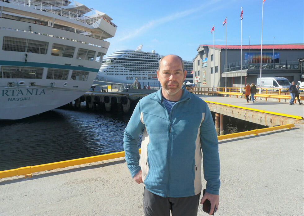 Leder for havnestyret i Nordkapp, Yngve Kristiansen, sier at økt antall cruiseskipsanløp til havna gir inntekter som kan nyttes til utbygging av fiskerihavner i kommunen.
 Foto: Geir Johansen
