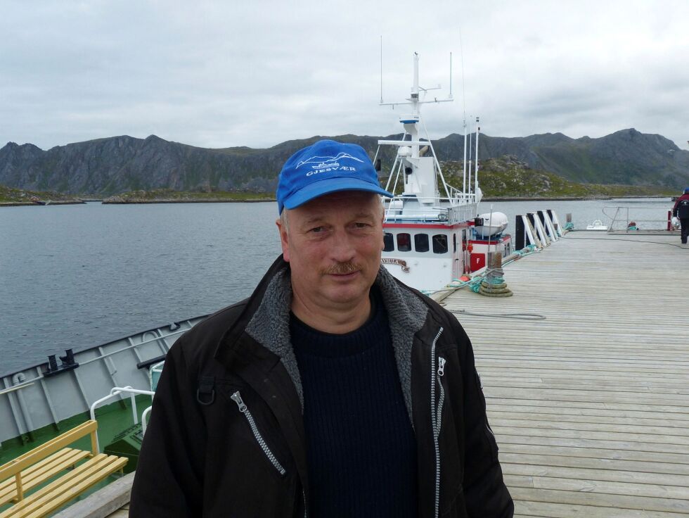 Kon­su­lent Simon Pind Jes­sen fore­slår over­for Nord­kapp for­mann­skap at sel­skap­et Bird­sa­fa­ri, som dri­ves av Ola Tho­mas­sen i Gjes­vær, gis 650.000 kro­ner til klas­sing av de to far­tøy­ene som be­nyt­tes for å ta tur­ist­er med ut til Gjes­vær­stap­pan. Foto: Geir Jo­han­sen