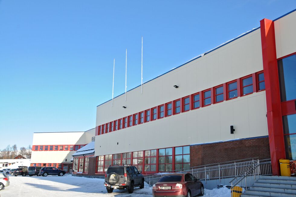 Tillitsvalgte for de to største fagforeningene på NAV Innkreving i Bjørnevatn vil foreløpig ikke kommentere hvorvidt en sammenslåing med skatteetaten vil utgjøre en trussel mot arbeidsplasser i den gamle gruvebyen.
 Foto: Hallgeir Henriksen