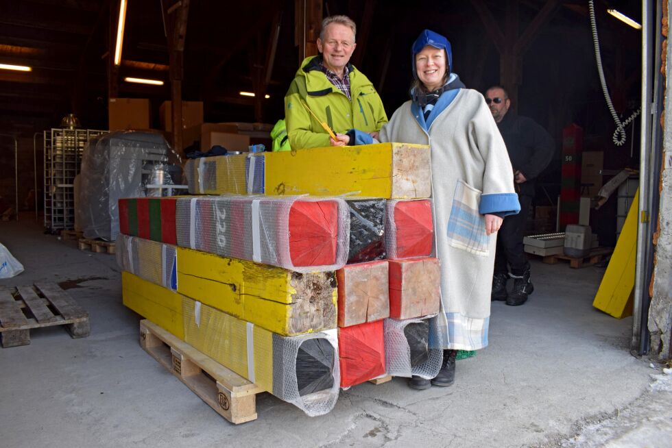 Øystein Hansen fra Frode Bergs støttegruppa og Luba Kuzovnikova fra Pikene på broen vil flytte norske og russiske grensestolper til Oslo, for å få fokus på Frode Berg-saken.
 Foto: Sunniva Bornøy