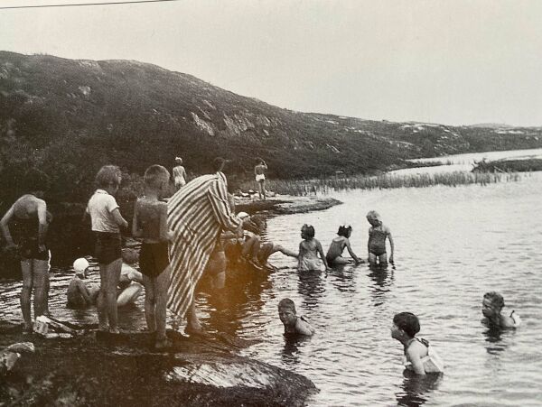 Svømmeundervisning i Kirkenes i 1953