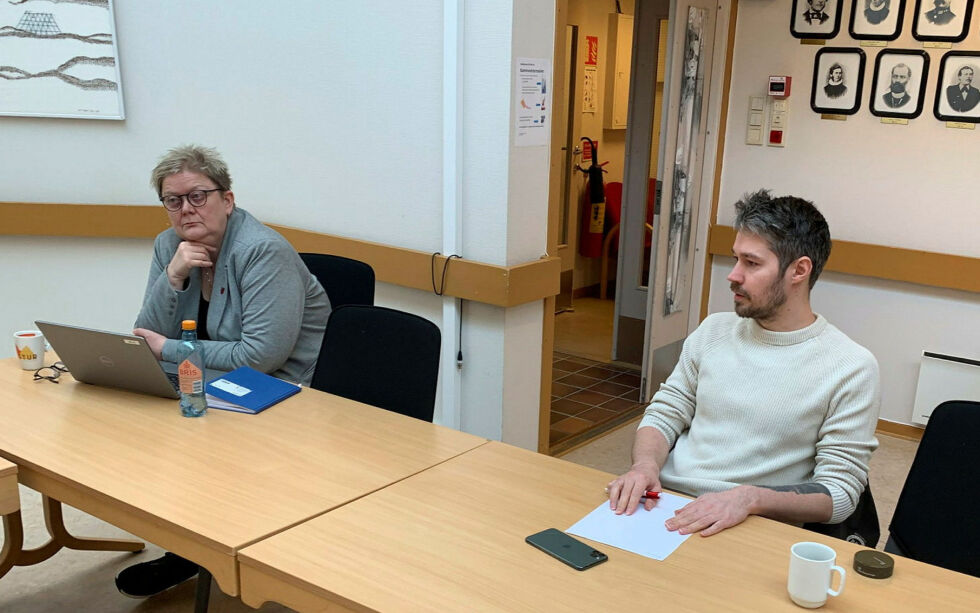 Bente Larssen kunne ikke svare på Glenn Jolmas spørsmål om eiendomsskatt og mulig dokumentfalsk. Foto: Lars Birger Persen