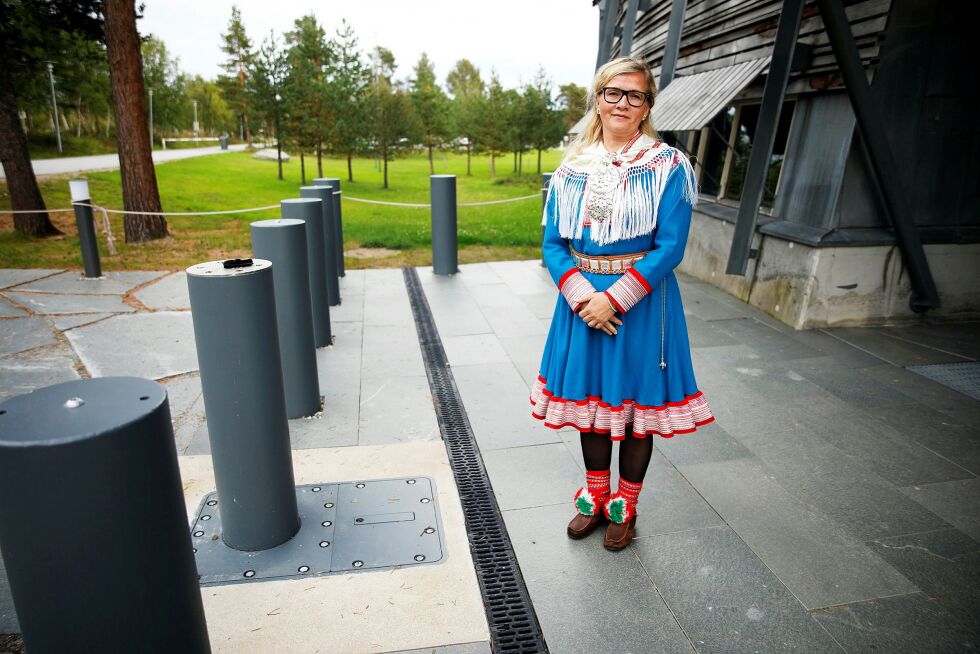 Eira-Åhrén for­tel­ler at det ble spe­si­elt vik­tig for henne å ar­bei­de for sam­isk språk og kul­tur et­ter at hun flyt­tet til sør­sa­mis­ke om­rå­der for 20 år si­den. Da fikk hun smake på hvor­dan det vir­ke­lig føl­tes å være en mi­no­ri­tet. Foto: June He­lén Bjørn­back