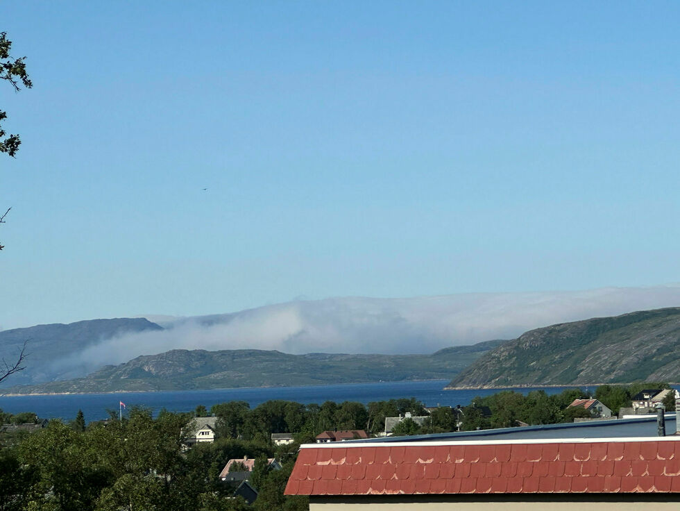 Skodda, som vi her ser rundt Holmengrå i Sør-Varanger, er en svært effektiv termostat. Den gjør at det sjelden blir mer enn femten grader i området fra Kirkenes og nordover.
 Foto: Hallgeir Henriksen