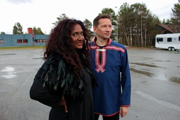 På Finnmarksturné med bok om samisk stat