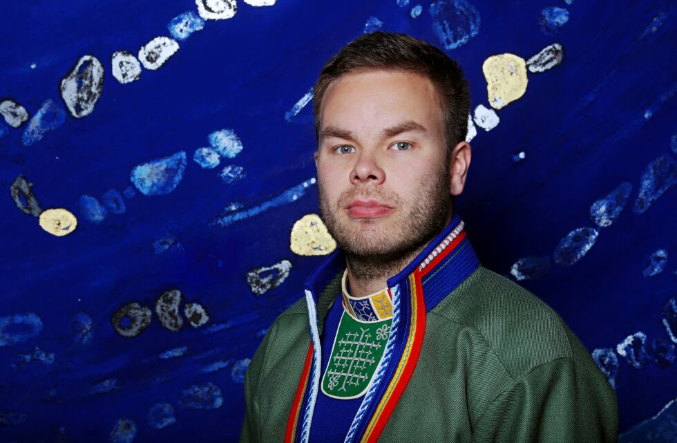 Sametingsråd Mikkel Eskil Mikkelsen (NSR) bekrefter at grenseskoleprosjektet Sirbmá - Utsjok, står oppført med et kutt i budsjettforslaget som er gjort kjent.
 Foto: Arkiv
