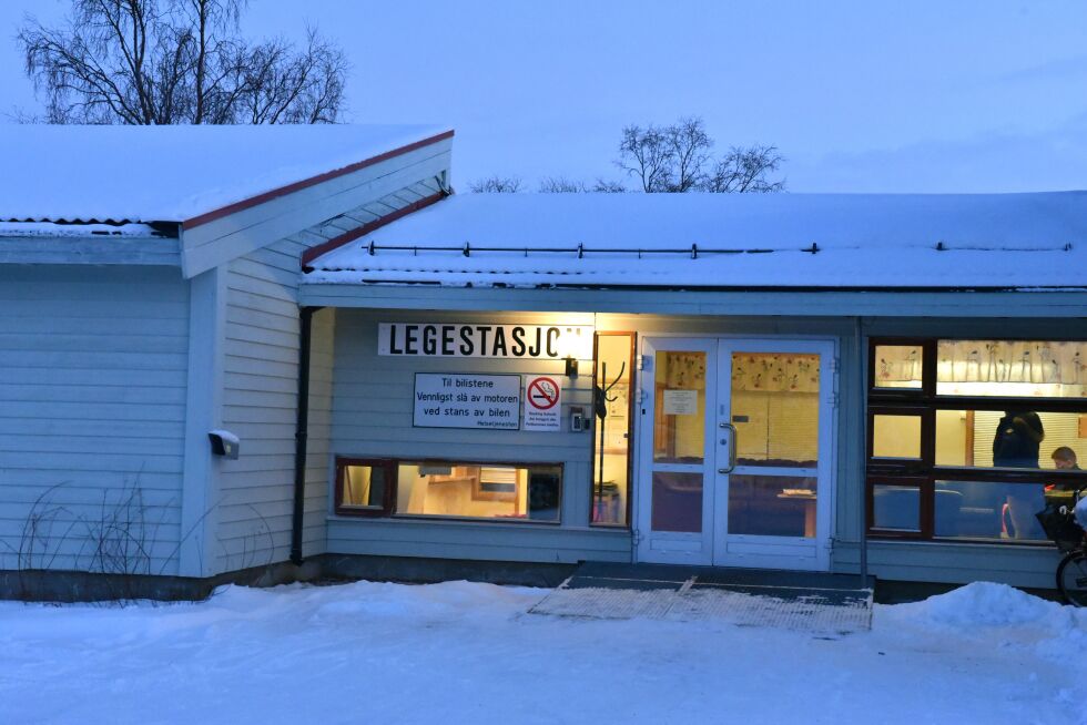 25. oktober koblet Porsanger kommune seg opp mot det nye nummeret for øyeblikkelig hjelp, 116 117. I samme øyeblikk ble det gamle nummeret til legevakta i Lakselv utfaset. Nå skal legevaktsentralen i Kirkenes vurdere om situasjonen er akutt eller ikke.
 Foto: Bjørn Arne Johansen (arkiv)