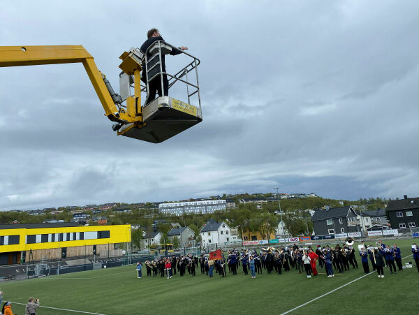 Korpskavalkade blåste liv i Kirkenes