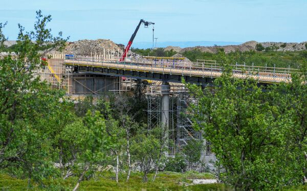 – Vi er godt i gang med forskaling og armering