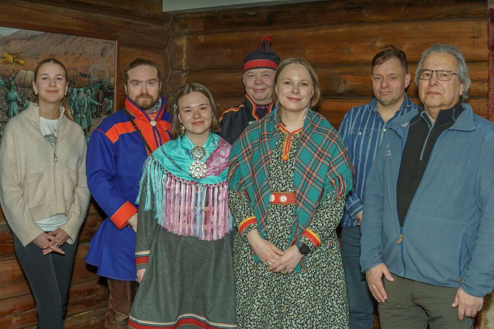 Klar for Sametinget: Signe Birkeland Johnsen, Beaska Niillas, Amalie Hansen Kristiansen, Henrik Olsen, Sandra Márjá West, Vidar Andersen og Leif Arild Tore Pedersen.
 Foto: NSR