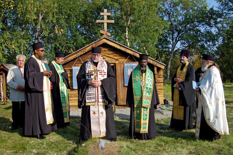 Mye takket være Trifons arbeid arrangeres det ennå årlig ortodoks gudstjeneste ved St. Georgs kapell i Neiden. Her et bilde fra 2015.
 Foto: Caroline Serck-Hanssen