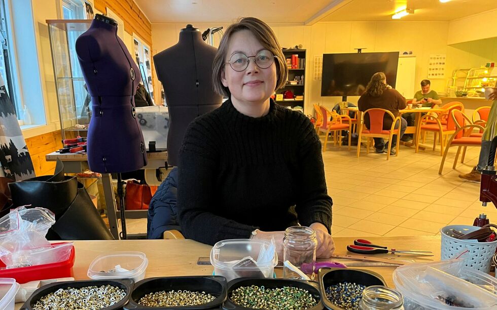 Jorunn Løkvold holder til i et nedlagt bakeri på Løkvoll i Manndalen i Kåfjord kommune.
Foto: Elin M. Wersland