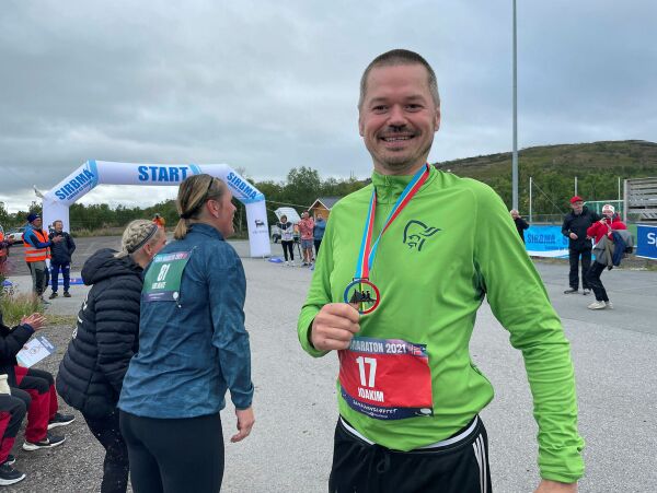 Joakim (45) sprang sitt første maraton
