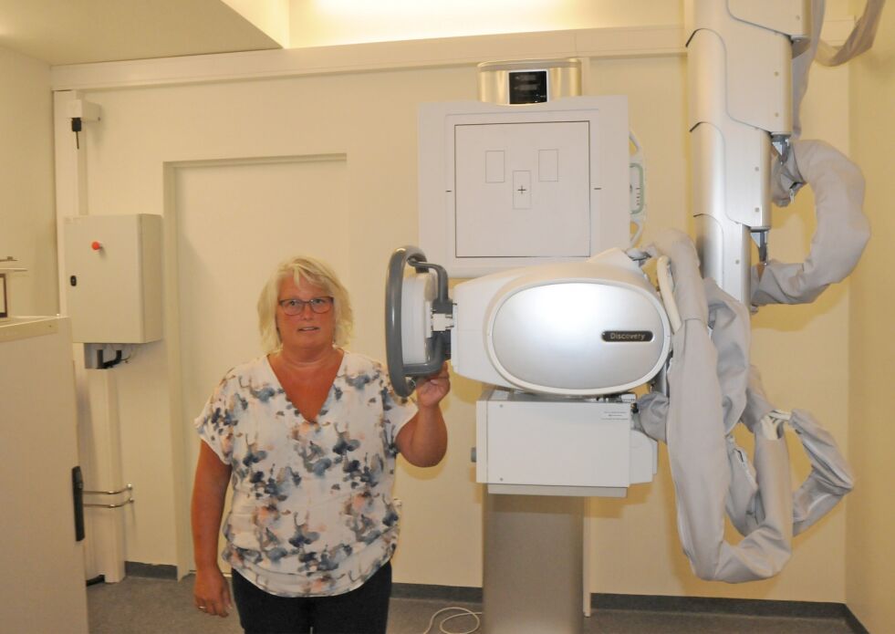 Klinikksjef Rita Jørgensen på Kirkenes sykehus er glad for at røntgenapparatene kommer til nytte.
 Foto: Hallgeir Henriksen