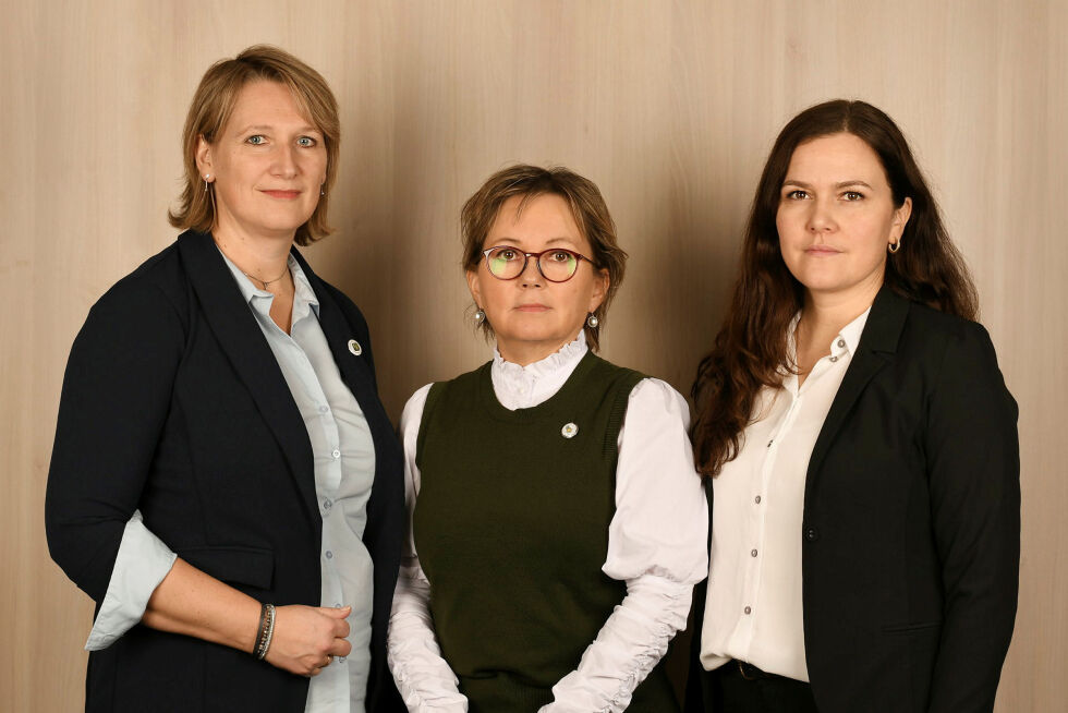Fylkesleder Lena Røsæg Olsen, nestleder Mari-Ann Benonisen og nestleder Åshild Østlyngen Norsk sykepleierforbund Troms og Finnmark
 Foto: Presse