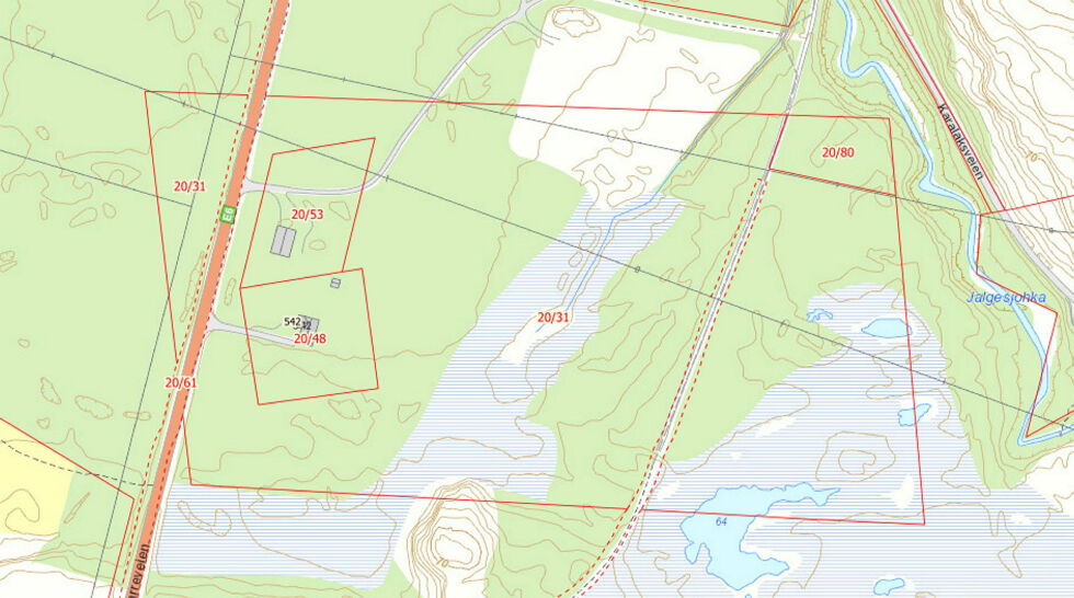 Ett av utallige eksempler på at kartet ikke stemmer med terrenget i utkast til arealplan for Porsanger. Hele Jalgesguolbba/Jälkisenlaatas (Jalgasmoen) i Lakselv er utlagt til LNFR, inkludert en bebygd boligtomt (20/48), en bebygd industritomt (20/53) og en fritidstomt (20/80) med byggetillatelse.
 Foto: Kart