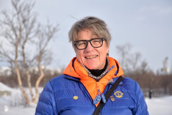 Fyres i gang med fakler og fyrverkeri