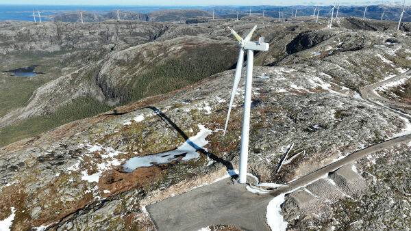 Nesten nye vindturbiner kollapser og forsøpler fjellene våre