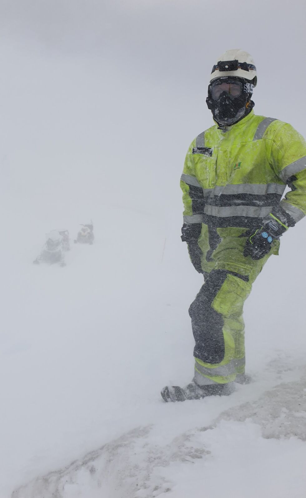 Ansatte i de tre selskapene som nå er fusjonert er godt vant med å arbeid ute i alle typer vær. Felles klimaforståelse utgjør en styrke for det nye selskapet. Foto: Privat