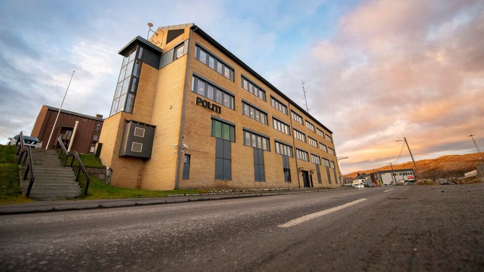 Politiet i Finnmark har onsdag pågrepet åtte personer i en storaksjon mot fiskerikriminalitet. Bildet viser Kirkenes politistasjon.
 Foto: Cecilie Bergan Stuedal