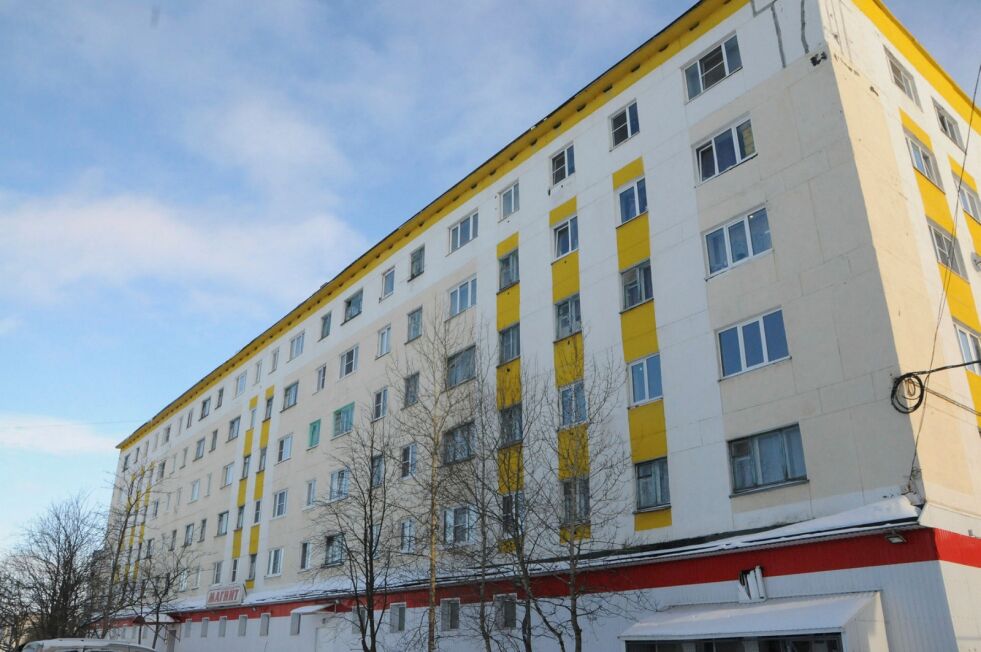 Leiligheter i Nikel selges nå for det samme som en iPhone koster i Norge, 13.500 kroner. Foto: Hallgeir Henriksen