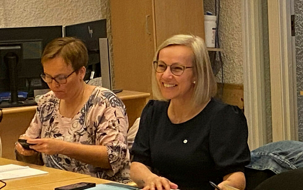 Statssekretærene fra Kommunal- og distriktsdepartementet, Nancy Charlotte Porsanger Anti (til venstre) og Sigrun Wiggen Prestbakmo. (Arkivfoto; Thor Thrane)