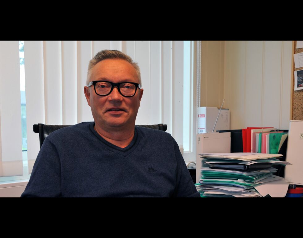 Jon Erland Balto ser for seg etablering av et høyskolesenter ved Tana bru. – Et sted må man begynne, og da mener jeg det bør settes av plass til et slikt senter i den nye reguleringsplanen for Tana bru, sier han.
 Foto: Erik Brenli