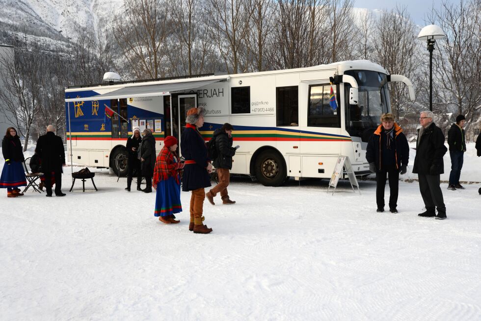 Den sørsamiske bokbussen Gærjah er en av bokbussene som ikke kan videreføres etter tilskuddskutt fra Sametinget.
 Foto: Steinar Solaas