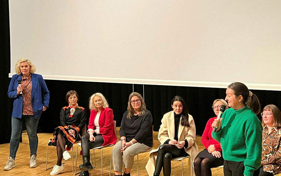 Filmregissør, filmaktør og filmprodusent samlet sammen med psykisk helsetjeneste aktører.
 Foto: Åsa Márgget Anti