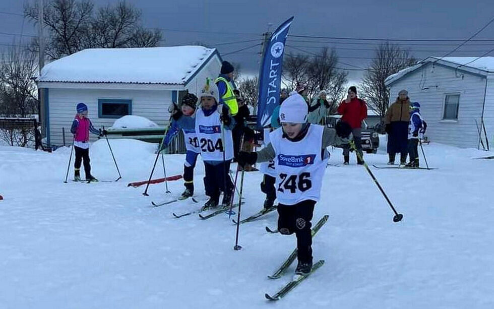 Det ble mange friske oppgjør også blant de helt yngste løperne under Polarstjernen sine skiarrangementer i helga. Her fra ett av heatene under sprinten der Ragnar Bruer fra KOS (nærmest) har tatt føringen, fulgt av Lukas Ruiken fra Polarstjernen (204).
Alle foto: Privat