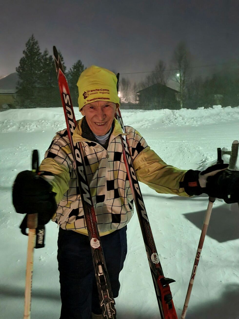 – Jeg må si at selv om jeg trener, går jeg adskillig saktere enn før. Men så bruker jeg tenke, det er slik det er for andre gamlinger, så er det om å gjøre å holde det lengst.
 Foto: Hilde Porsanger