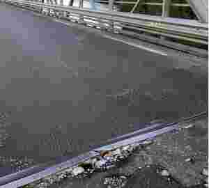 Oppdaget stort hull i brua