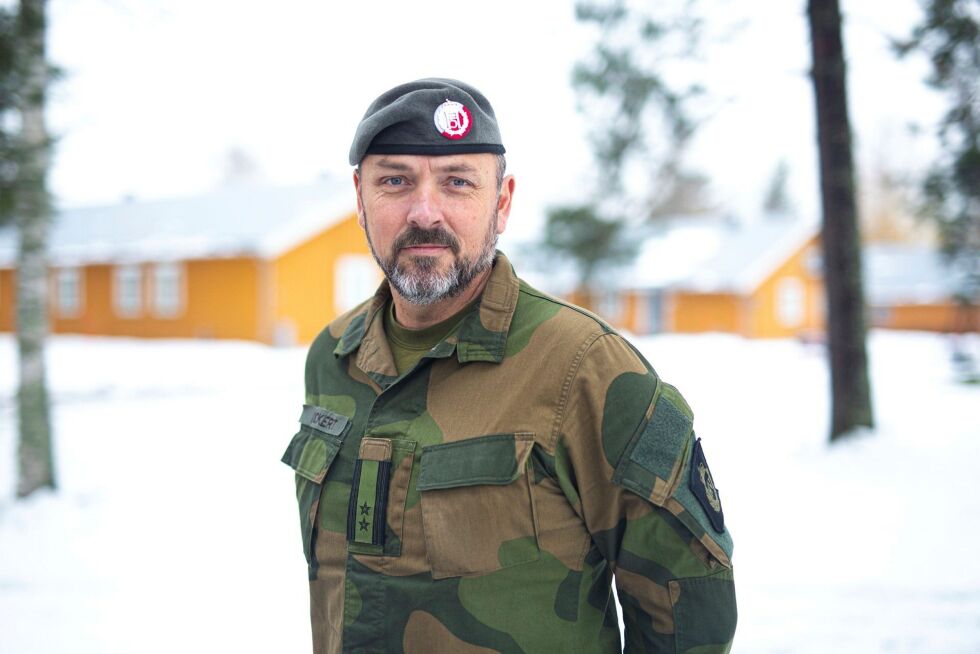 Sjef for HV-17, Bernt Lockert, sier det er viktig at HV er med og bidrar. Han har kalt inn sine soldater til å bistå politiet på fire grenseoverganger i Finnmark.
 Foto: Stein Cato Nybakken/Heimevernet