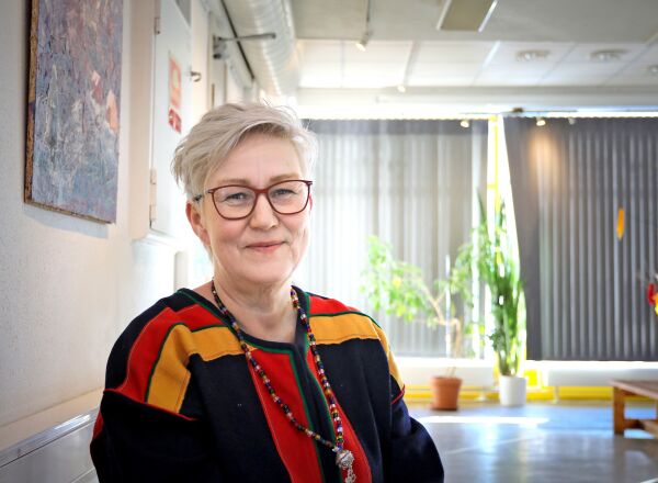 Inspireres av sin samiske bakgrunn