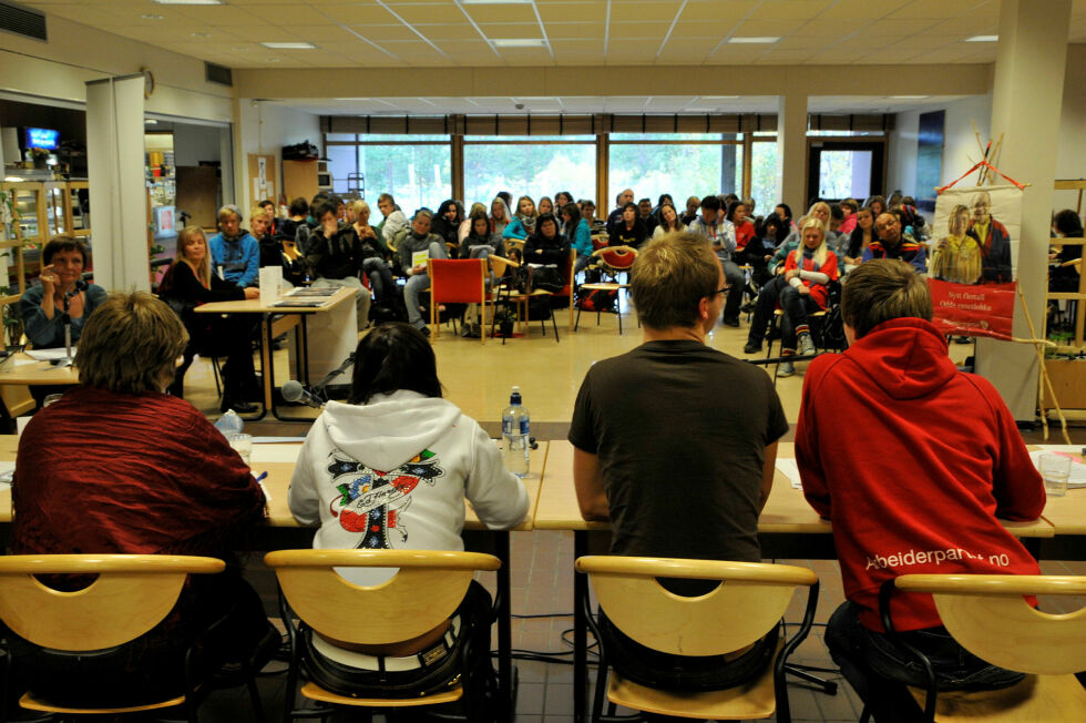 Det er duket for politisk debatt og skolevalg ved Samisk videregående skole i Karasjok i dag. Her fra debatten i 2009.
 Foto: Stein Torger Svala