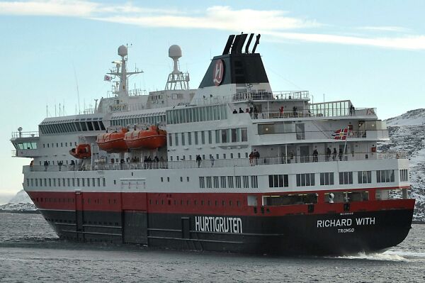 Hurtigruten - livsnerven mellom Bergen og Kirkenes