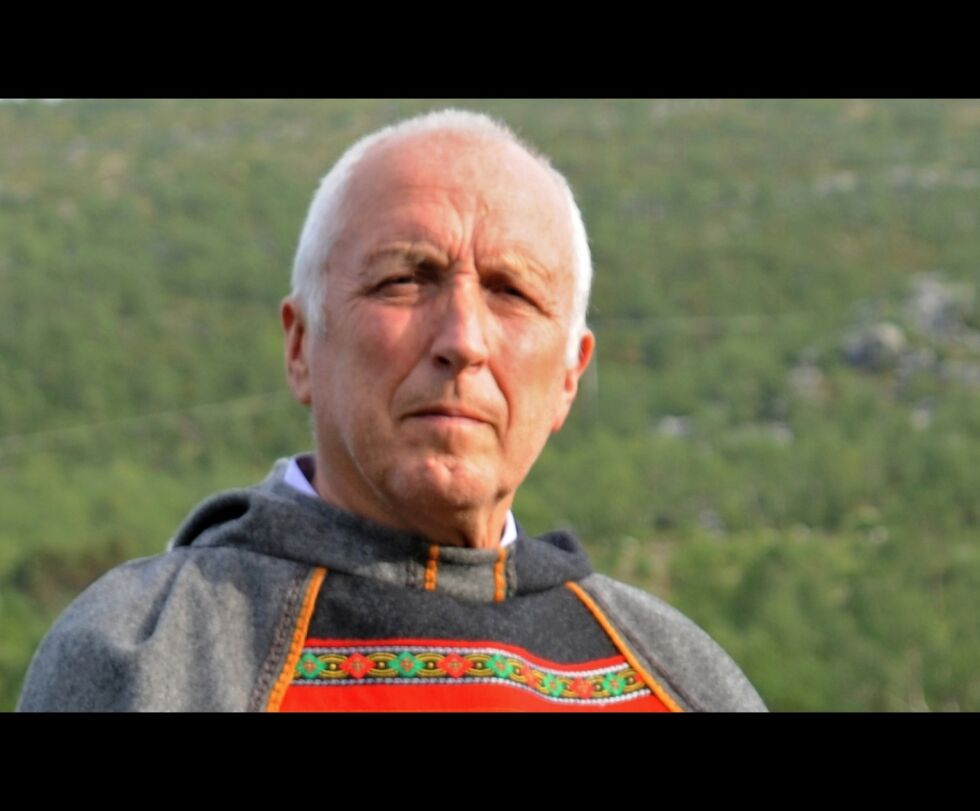 Forfatter Arne Ole Grimstad arbeidet som lærer i 45 år, 13 år ble tilbrakt i Finnmark der han ble kjent med den samiske kulturen.
 Foto: Pressefoto