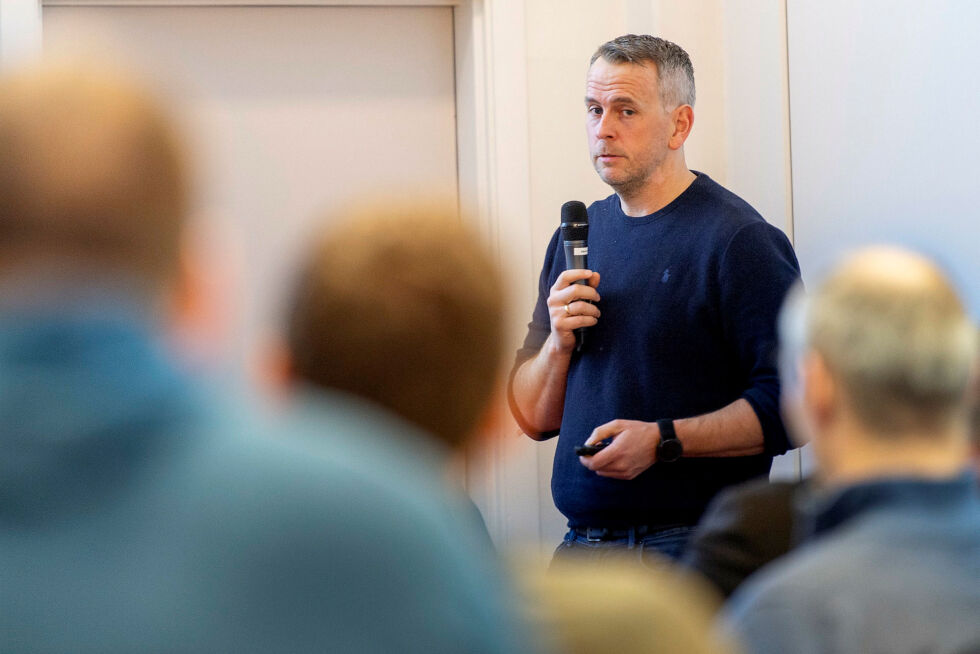 Regionsjef Martin Grønnslett i Maskinentreprenørenes Forbund (MEF) presenterte kampanjen deres «Vi må gjøre det enklere».
 Foto: Cecilie Bergan Stuedal