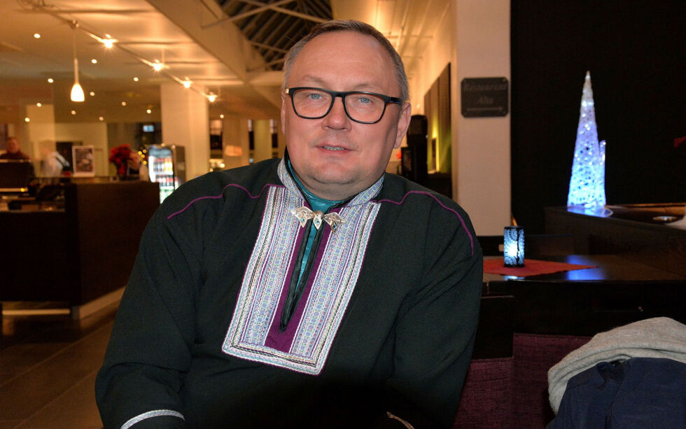 Sametingsråd Hans Ole Eira (Sp) forklarer at Sametinget ikke har tatt stilling til innholdet i forslaget til ny reindriftslov. – Det er nå vårt arbeid begynner, sier Eira, og legger til at Sametingsrådet nå skal gå igjennom alle høringsinnspillene. Foto: Steinar Solaas
 Foto: Steinar Solaas