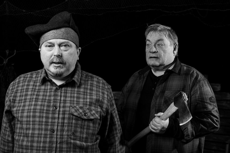 Skuespillerne Nils Henrik Buljo og Egil Keskitalo var å oppleve på scenen.
 Foto: Andreas Ausland