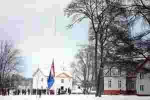Sammenligner Tråante og Eidsvoll